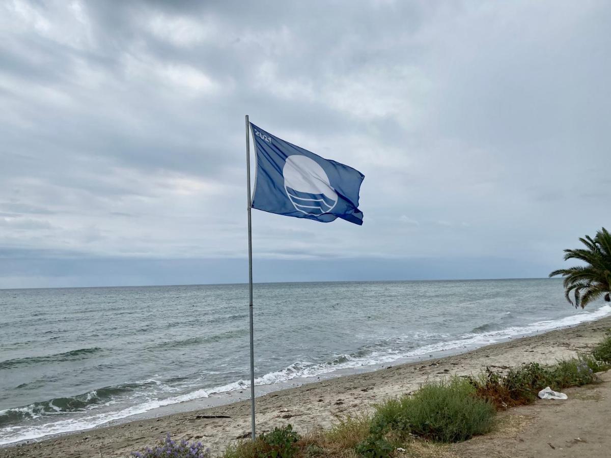 Beachfront Cottage Nea Triglia Экстерьер фото
